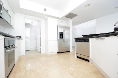 Condominio en venta en North Miami, Florida, 3 dormitorios, 221.57 m2 № 2073072 - foto 7