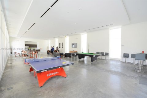 Condominio en venta en North Miami, Florida, 3 dormitorios, 221.57 m2 № 2073072 - foto 24