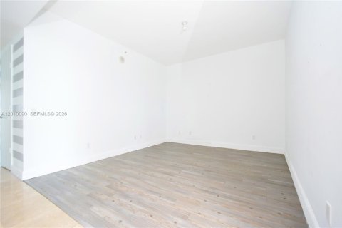 Condominio en venta en North Miami, Florida, 3 dormitorios, 221.57 m2 № 2073072 - foto 16