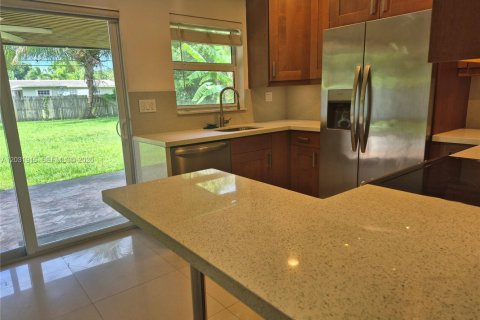 Villa ou maison à louer à Fort Lauderdale, Floride: 2 chambres, 100.33 m2 № 2085274 - photo 8
