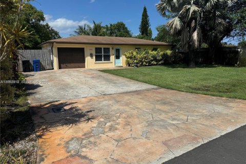 Villa ou maison à louer à Fort Lauderdale, Floride: 2 chambres, 100.33 m2 № 2085274 - photo 2