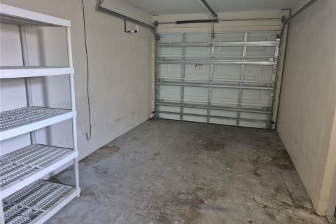 Villa ou maison à louer à Fort Lauderdale, Floride: 2 chambres, 100.33 m2 № 2085274 - photo 17