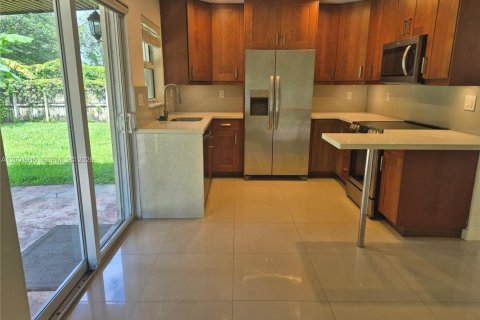 Villa ou maison à louer à Fort Lauderdale, Floride: 2 chambres, 100.33 m2 № 2085274 - photo 7