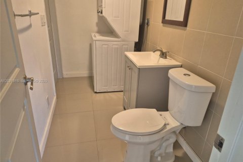Villa ou maison à louer à Fort Lauderdale, Floride: 2 chambres, 100.33 m2 № 2085274 - photo 9