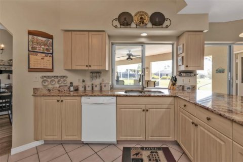 House in Punta Gorda, Florida 3 bedrooms, 199 sq.m. № 1732374 - photo 13