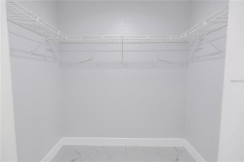 Condo in Saint Petersburg, Florida, 3 bedrooms № 2117965 - photo 19