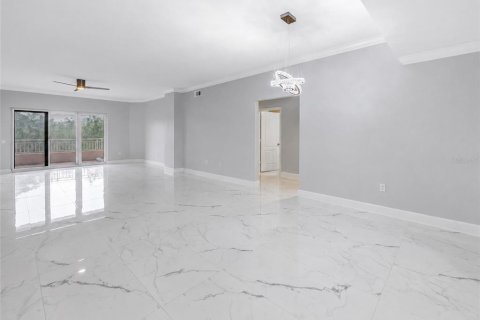Condo in Saint Petersburg, Florida, 3 bedrooms № 2117965 - photo 8