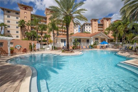 Condo in Saint Petersburg, Florida, 3 bedrooms № 2117965 - photo 2