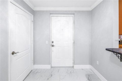 Condo in Saint Petersburg, Florida, 3 bedrooms № 2117965 - photo 6
