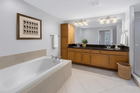 Condo in Saint Petersburg, Florida, 3 bedrooms № 2117965 - photo 20