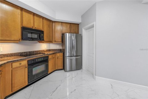 Condo in Saint Petersburg, Florida, 3 bedrooms № 2117965 - photo 13