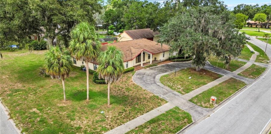 Villa ou maison à Ocala, Floride 4 chambres, 269.04 m2 № 1913192