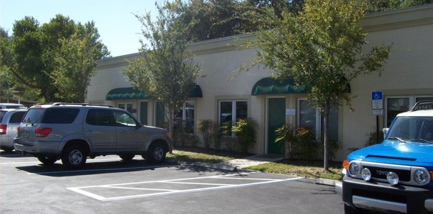 Commercial property in Tampa, Florida 260.13 sq.m. № 2195437
