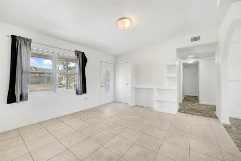 House in Orlando, Florida 3 bedrooms, 89.19 sq.m. № 1914887 - photo 6