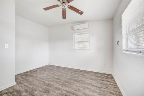 House in Orlando, Florida 3 bedrooms, 89.19 sq.m. № 1914887 - photo 25