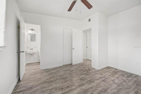 House in Orlando, Florida 3 bedrooms, 89.19 sq.m. № 1914887 - photo 23
