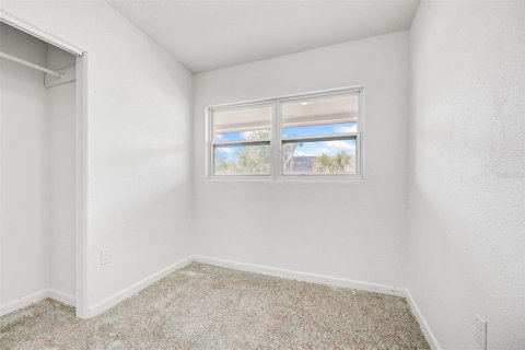 House in Orlando, Florida 3 bedrooms, 89.19 sq.m. № 1914887 - photo 15
