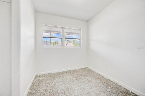 House in Orlando, Florida 3 bedrooms, 89.19 sq.m. № 1914887 - photo 14