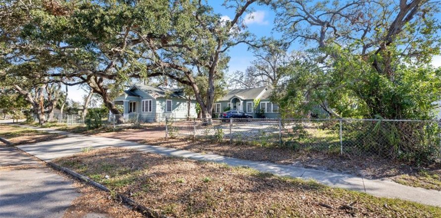 Propiedad comercial en Saint Petersburg, Florida 192.77 m2 № 1651771