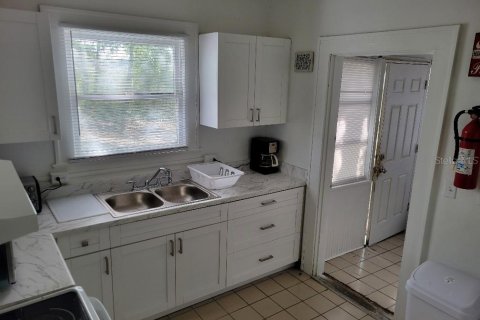 Propiedad comercial en venta en Saint Petersburg, Florida, 192.77 m2 № 1651771 - foto 16
