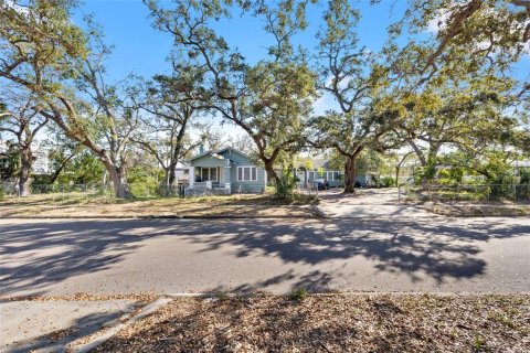Propiedad comercial en venta en Saint Petersburg, Florida, 192.77 m2 № 1651771 - foto 2