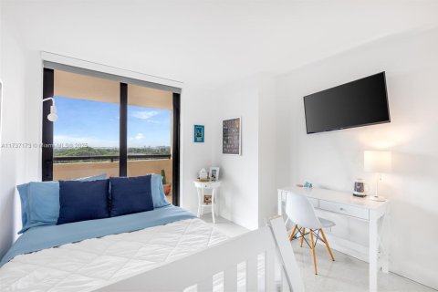Condominio en venta en Miami Beach, Florida, 2 dormitorios, 82.68 m2 № 1936739 - foto 12