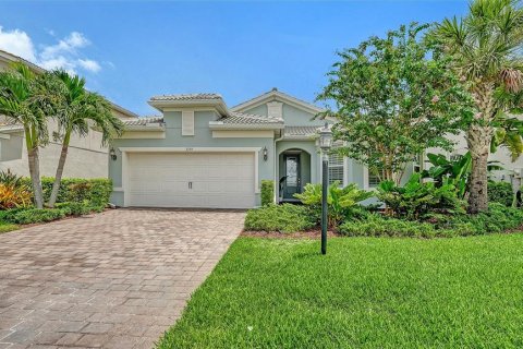 House in Bradenton, Florida 2 bedrooms, 173.54 sq.m. № 2302914