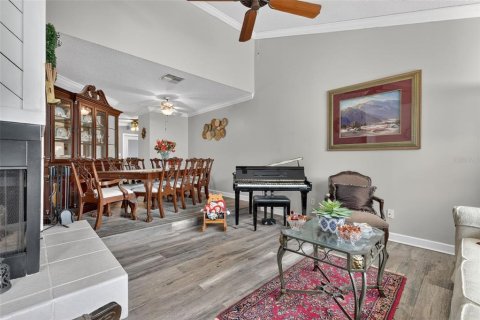 House in Longwood, Florida 3 bedrooms, 153.94 sq.m. № 2100582 - photo 8