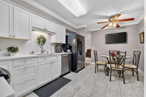 House in Longwood, Florida 3 bedrooms, 153.94 sq.m. № 2100582 - photo 22