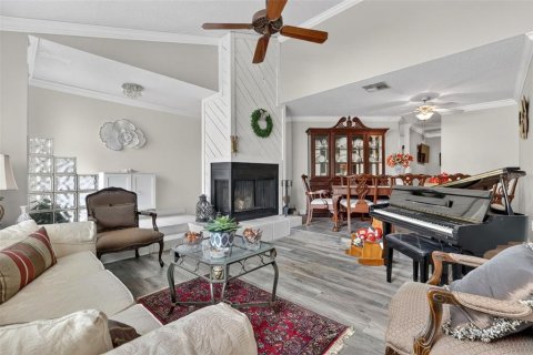 House in Longwood, Florida 3 bedrooms, 153.94 sq.m. № 2100582 - photo 13
