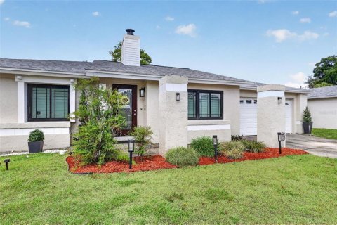 House in Longwood, Florida 3 bedrooms, 153.94 sq.m. № 2100582 - photo 2