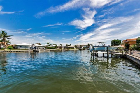 Villa ou maison à vendre à Saint Petersburg, Floride: 4 chambres, 180.6 m2 № 1815745 - photo 6