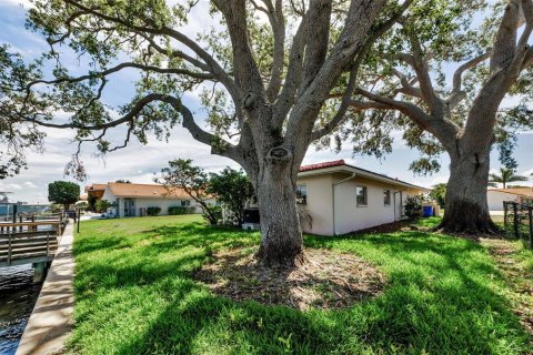 Villa ou maison à vendre à Saint Petersburg, Floride: 4 chambres, 180.6 m2 № 1815745 - photo 9
