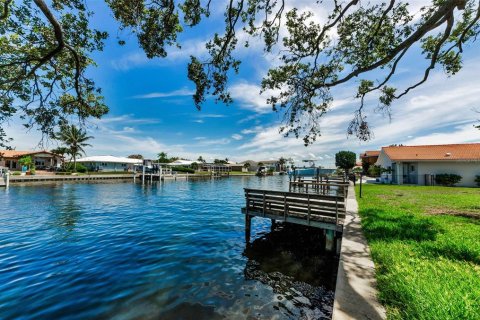 Villa ou maison à vendre à Saint Petersburg, Floride: 4 chambres, 180.6 m2 № 1815745 - photo 7