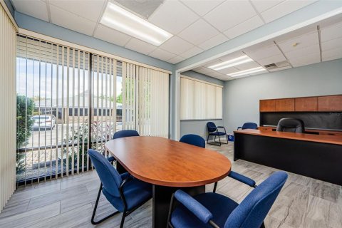 Commercial property in Safety Harbor, Florida 321.44 sq.m. № 1722052 - photo 10