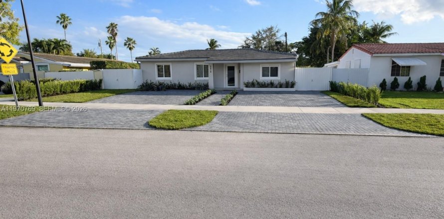 Дом в Уэст -Майами, Флорида 3 спальни, 205.5м2 № 2033011