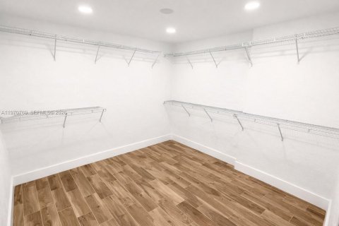 Снять в аренду виллу или дом в Уэст -Майами, Флорида 3 спальни, 205.5м2, № 2033011 - фото 4