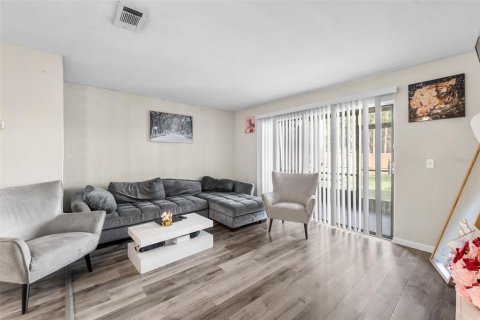 Condo in Gainesville, Florida, 2 bedrooms  № 2109701 - photo 10