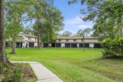 Condo in Gainesville, Florida, 2 bedrooms  № 2109701 - photo 24