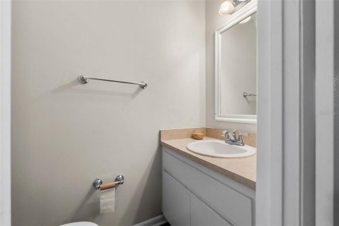 Condo in Gainesville, Florida, 2 bedrooms  № 2109701 - photo 17