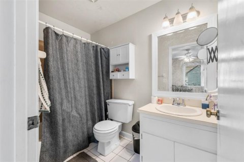 Condo in Gainesville, Florida, 2 bedrooms  № 2109701 - photo 16