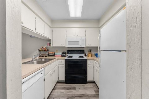 Condo in Gainesville, Florida, 2 bedrooms  № 2109701 - photo 6