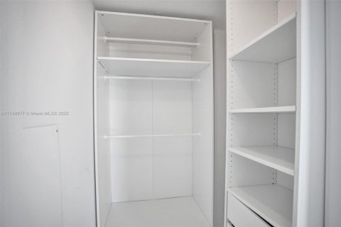 Купить кондоминиум в Майами, Флорида 2 спальни, 98.48м2, № 1729768 - фото 28