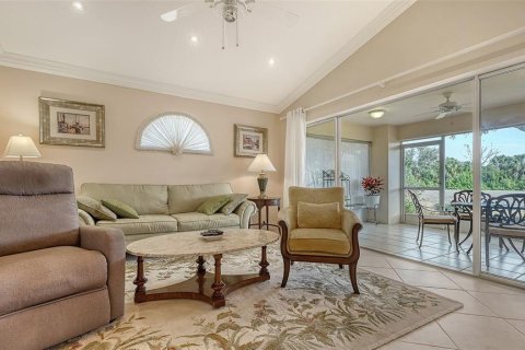 House in Sarasota, Florida 2 bedrooms, 171.68 sq.m. № 2151715 - photo 13