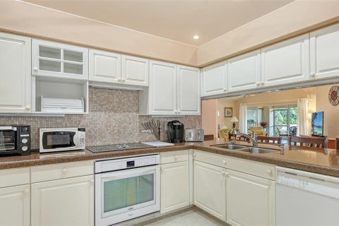House in Sarasota, Florida 2 bedrooms, 171.68 sq.m. № 2151715 - photo 23