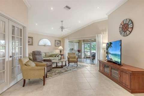 House in Sarasota, Florida 2 bedrooms, 171.68 sq.m. № 2151715 - photo 12