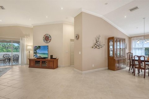 House in Sarasota, Florida 2 bedrooms, 171.68 sq.m. № 2151715 - photo 11