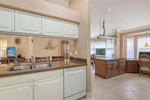 House in Sarasota, Florida 2 bedrooms, 171.68 sq.m. № 2151715 - photo 24
