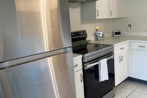 Condo in Orlando, Florida, 2 bedrooms  № 1849400 - photo 5