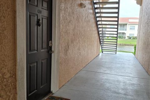 Copropriété à louer à Sarasota, Floride: 3 chambres, 118.91 m2 № 2093470 - photo 2